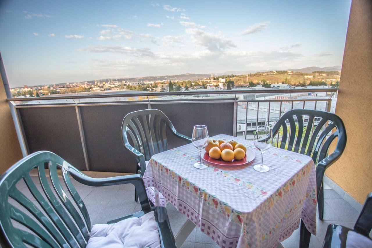 Apartment Mountain And Sea View Capodistria Esterno foto
